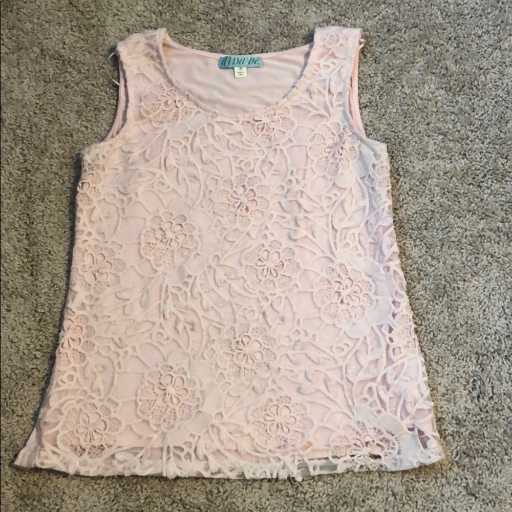💰 3/$25 Medium light pink flower tank top